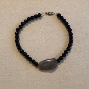 Stone chocker